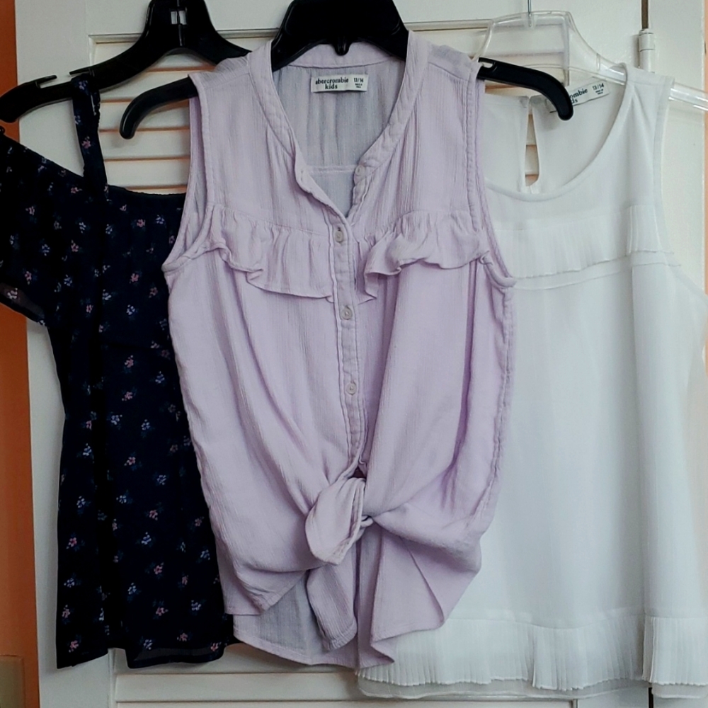 A Lot of 3 Girl's Tops
